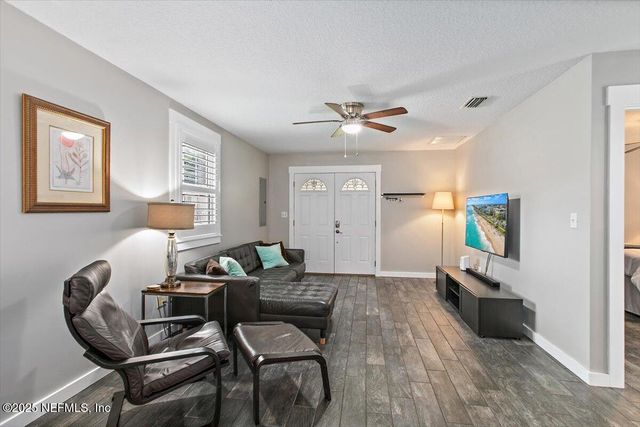 11828 LEONARDO Lane E, Jacksonville, FL 32218