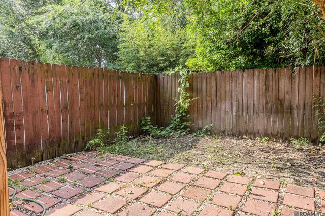 2173 Plantation Ln, Baton Rouge, LA 70820