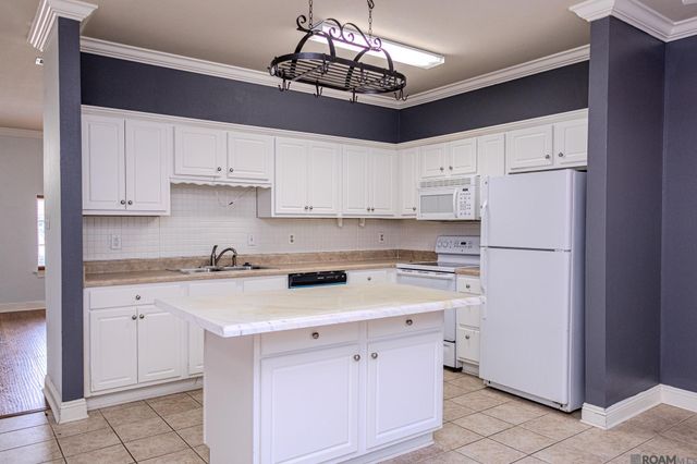 2173 Plantation Ln, Baton Rouge, LA 70820