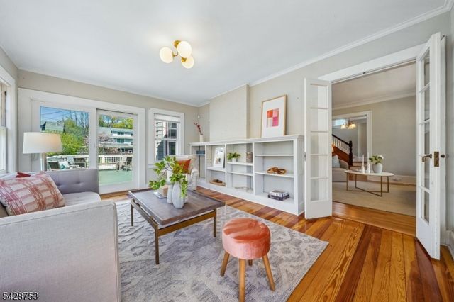 215 Inwood Ave, Montclair Twp., NJ 07043
