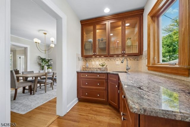 215 Inwood Ave, Montclair Twp., NJ 07043