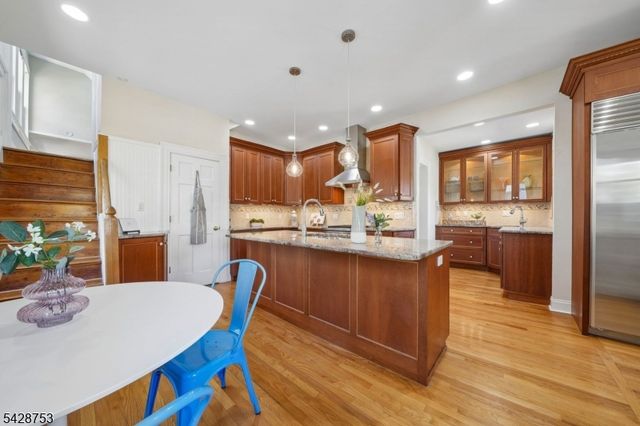 215 Inwood Ave, Montclair Twp., NJ 07043