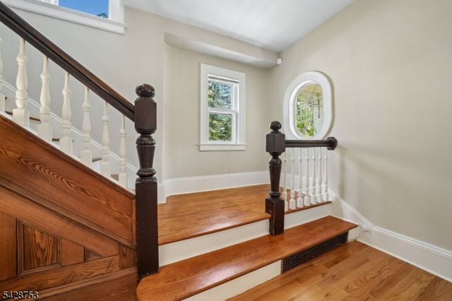 215 Inwood Ave, Montclair Twp., NJ 07043