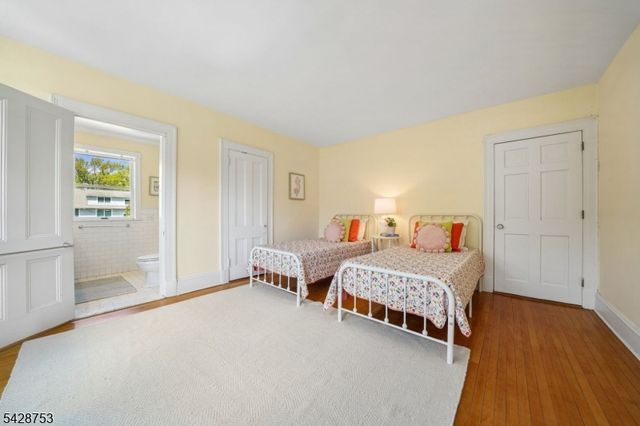215 Inwood Ave, Montclair Twp., NJ 07043