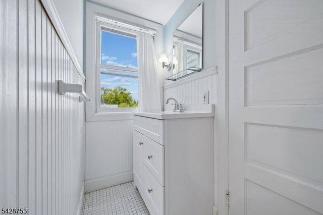 215 Inwood Ave, Montclair Twp., NJ 07043