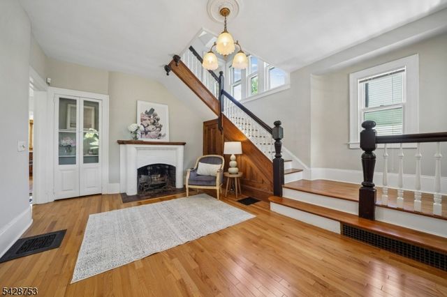 215 Inwood Ave, Montclair Twp., NJ 07043