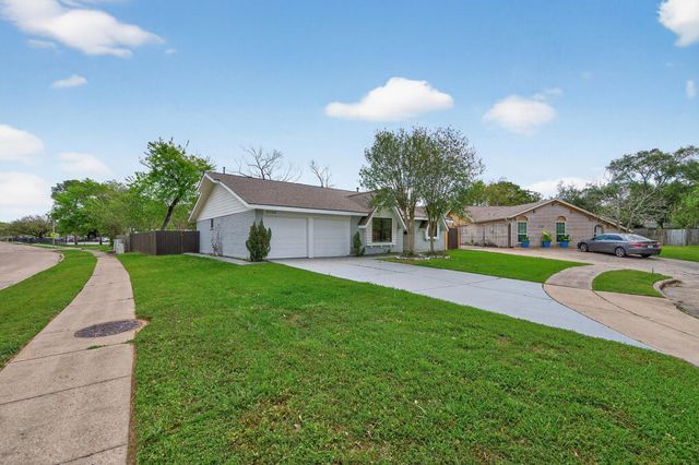 5743 Ludington Drive, Houston, TX 77035