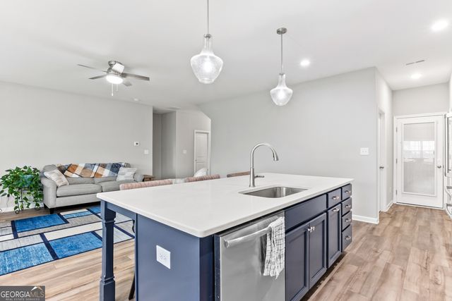 215 Weeping Moss Way, Kathleen, GA 31047