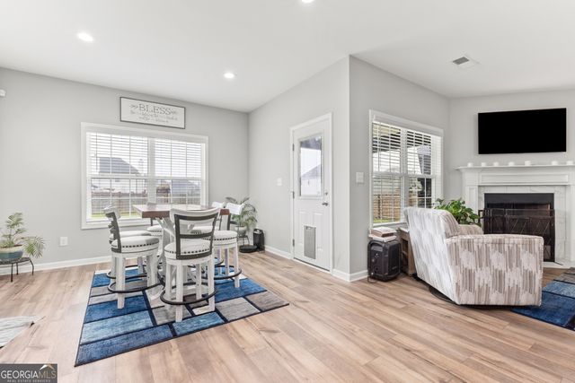 215 Weeping Moss Way, Kathleen, GA 31047