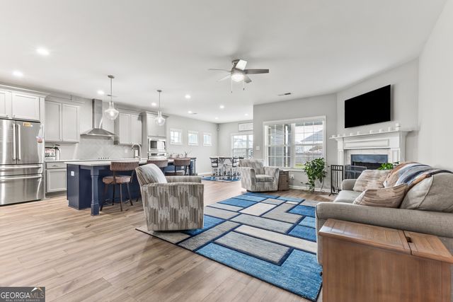 215 Weeping Moss Way, Kathleen, GA 31047