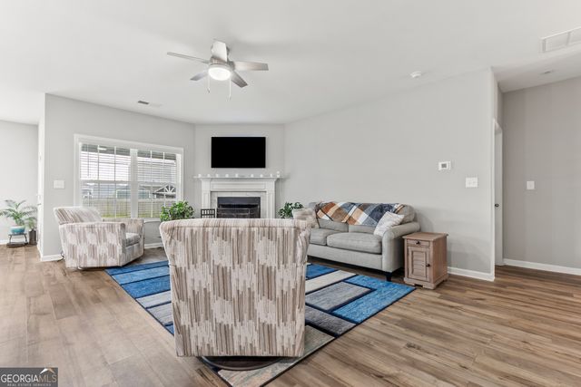 215 Weeping Moss Way, Kathleen, GA 31047