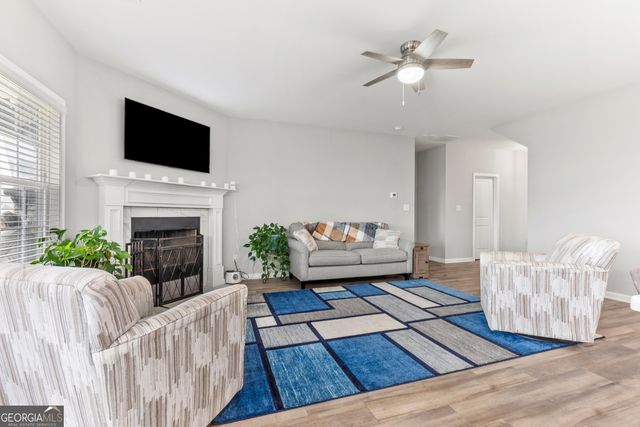 215 Weeping Moss Way, Kathleen, GA 31047