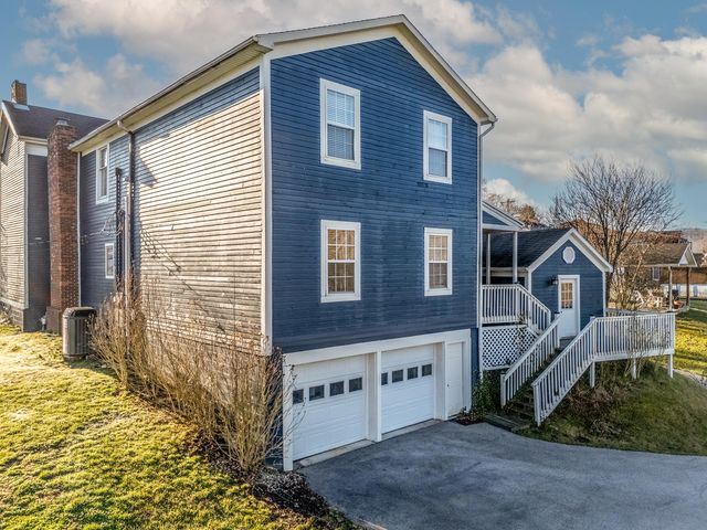 709 Main Street, West Liberty, KY 41472