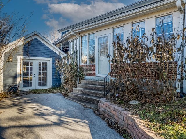 709 Main Street, West Liberty, KY 41472