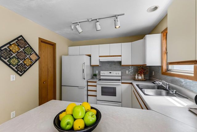 6609 Raymond Road, Madison, WI 53711