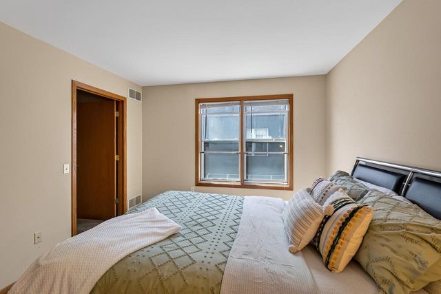 6609 Raymond Road, Madison, WI 53711