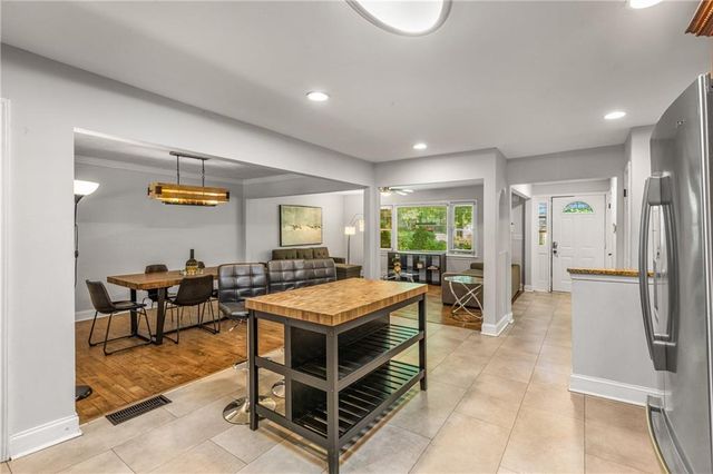 3307 Pointe Bleue Ct, Decatur, GA 30034