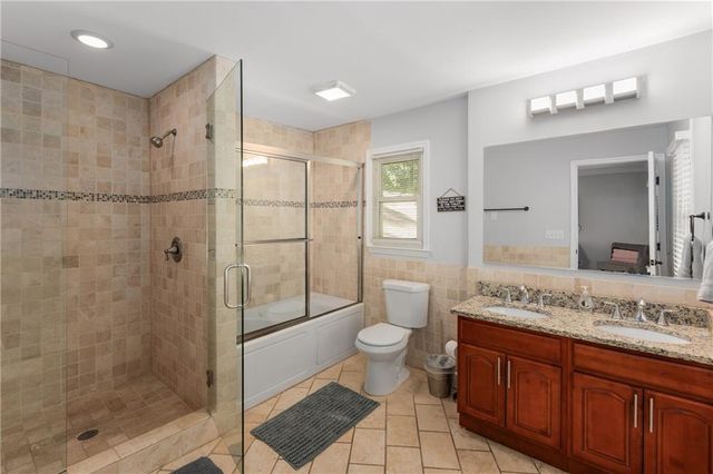 3307 Pointe Bleue Ct, Decatur, GA 30034