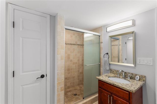 3307 Pointe Bleue Ct, Decatur, GA 30034