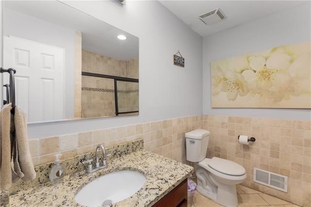 3307 Pointe Bleue Ct, Decatur, GA 30034