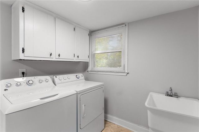 3307 Pointe Bleue Ct, Decatur, GA 30034