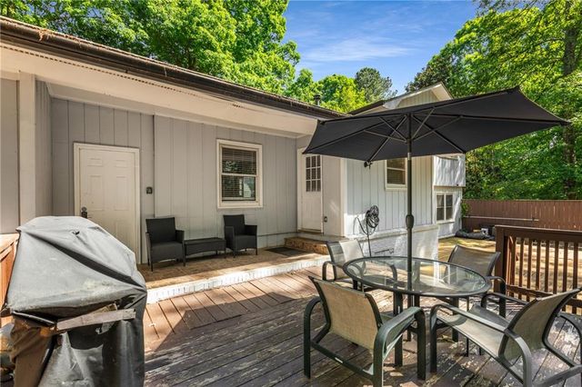 3307 Pointe Bleue Ct, Decatur, GA 30034