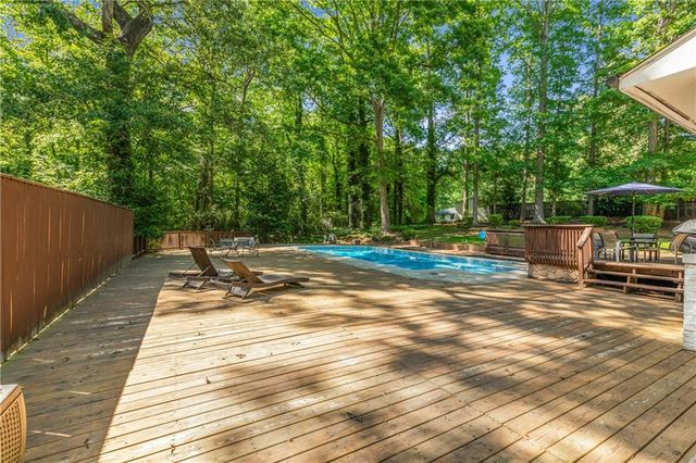 3307 Pointe Bleue Ct, Decatur, GA 30034