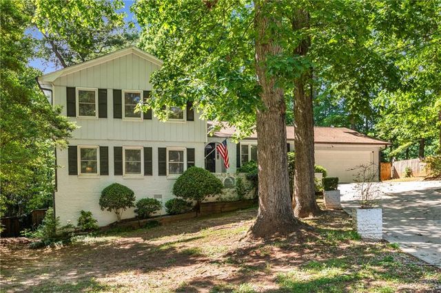 3307 Pointe Bleue Ct, Decatur, GA 30034