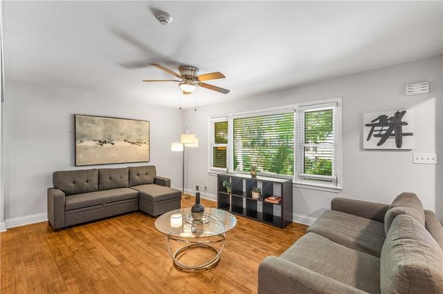 3307 Pointe Bleue Ct, Decatur, GA 30034