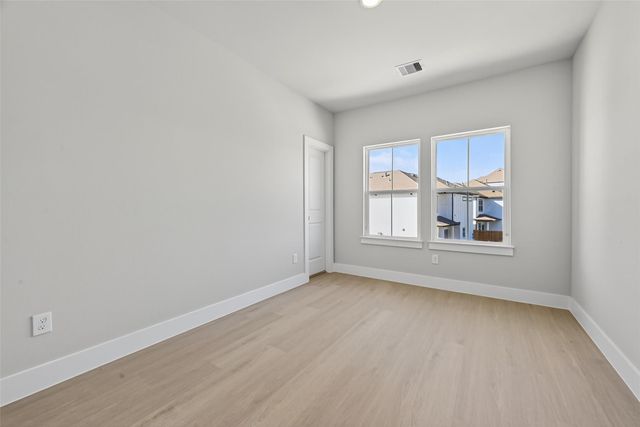 6702 Metro Blvd 8, Houston, TX 77083