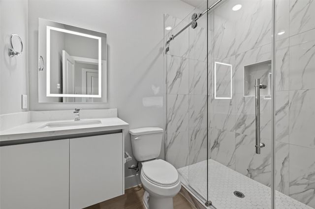 6702 Metro Blvd 8, Houston, TX 77083