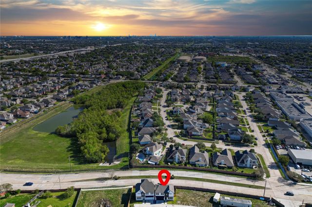 6702 Metro Blvd 8, Houston, TX 77083