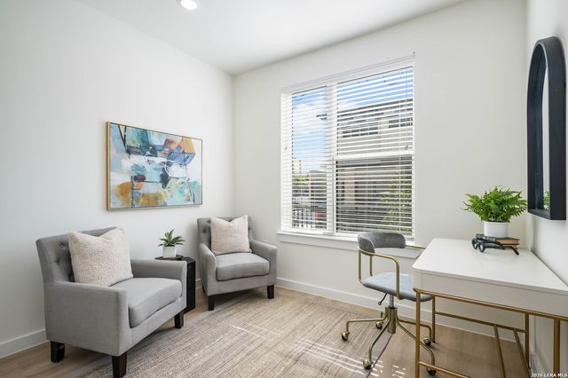719 E Locust St Unit 4102, San Antonio, TX 78212