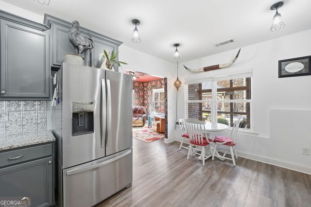 386 N Victoria Road, Woodstock, GA 30189