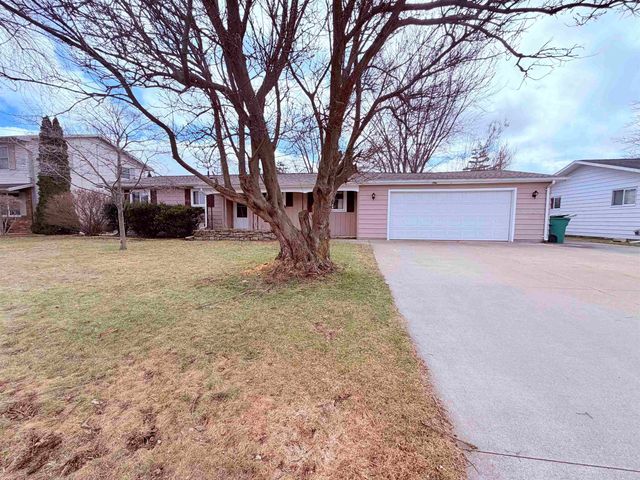 2984 Thunderbird Drive, Bay City, MI 48706