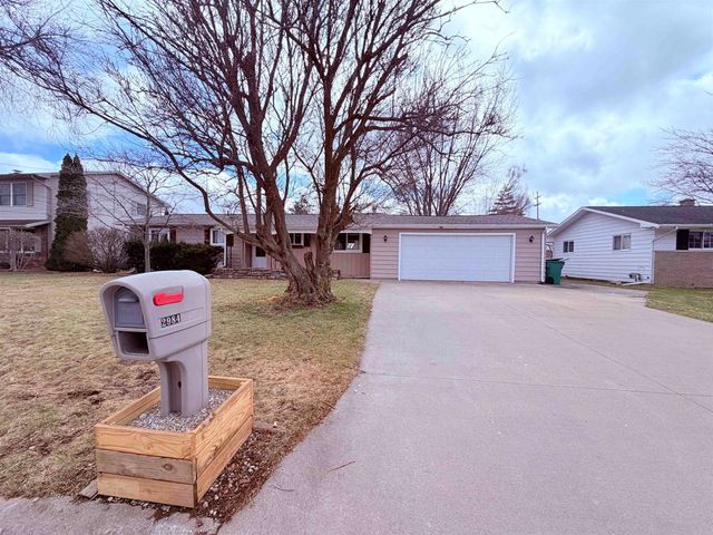 2984 Thunderbird Drive, Bay City, MI 48706