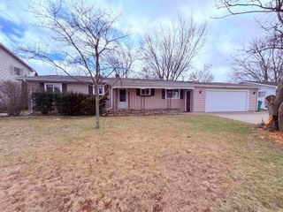 2984 Thunderbird Drive, Bay City, MI 48706