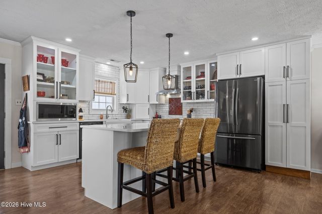 213 Pensacola Avenue, Morehead City, NC 28557