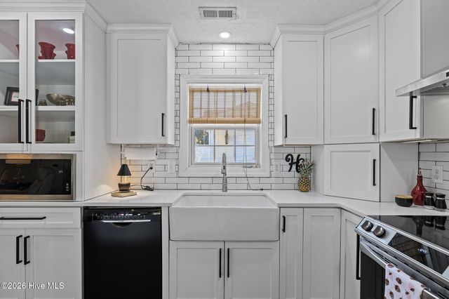 213 Pensacola Avenue, Morehead City, NC 28557