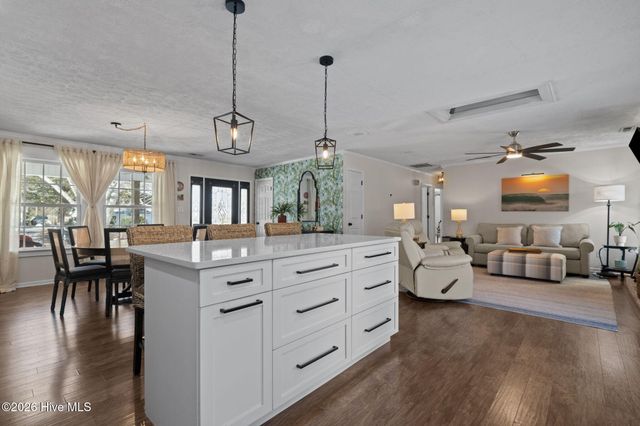 213 Pensacola Avenue, Morehead City, NC 28557