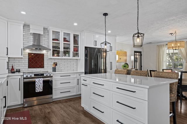 213 Pensacola Avenue, Morehead City, NC 28557