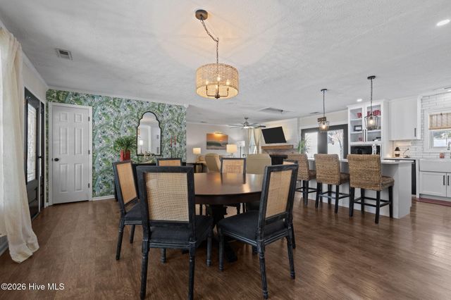 213 Pensacola Avenue, Morehead City, NC 28557