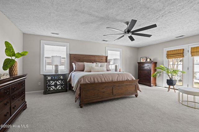 213 Pensacola Avenue, Morehead City, NC 28557