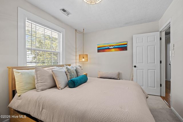 213 Pensacola Avenue, Morehead City, NC 28557