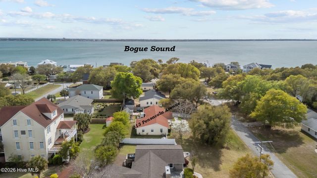 213 Pensacola Avenue, Morehead City, NC 28557