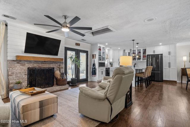 213 Pensacola Avenue, Morehead City, NC 28557