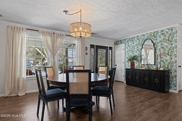 213 Pensacola Avenue, Morehead City, NC 28557