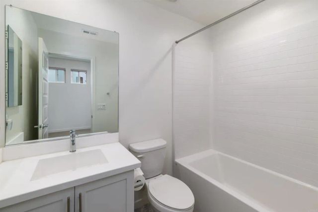 6140 Colt Place 104, Carlsbad, CA 92009