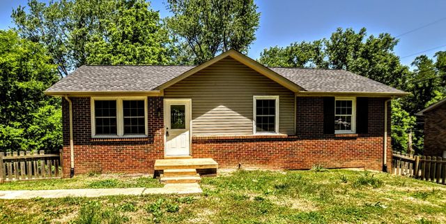 2051 Shelby Dr, Clarksville, TN 37043