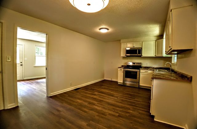 2051 Shelby Dr, Clarksville, TN 37043
